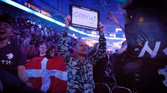 电竞新常态：三国杀职业选手逆天表现引发热议